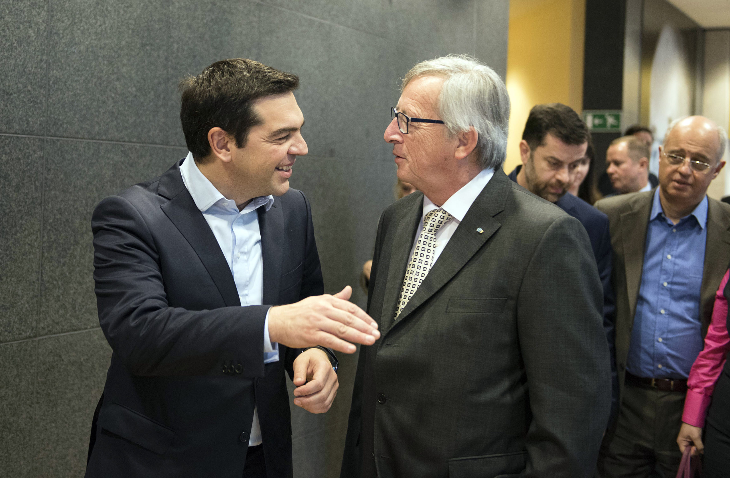 Κυβερνητικές πηγές: Τι συμφώνησαν Τσίπρας – Γιούνκερ