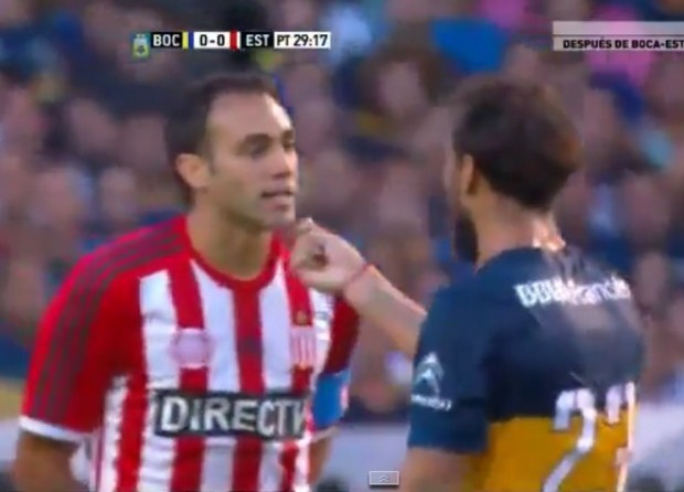 Προσβλητική χειρονομία από Οσβάλντο – ΒΙΝΤΕΟ