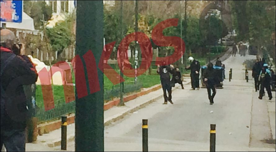 ΦΩΤΟ από τα επεισόδια στο κέντρο της Αθήνας – ΤΩΡΑ
