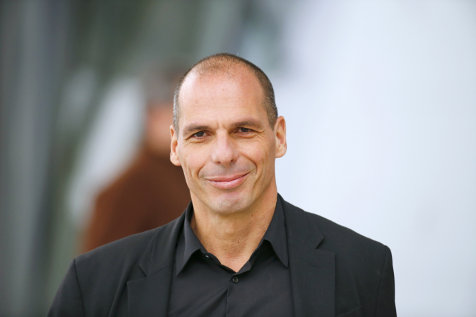 O Varoufakis στο Βερολίνο με… καρδούλα – ΦΩΤΟ
