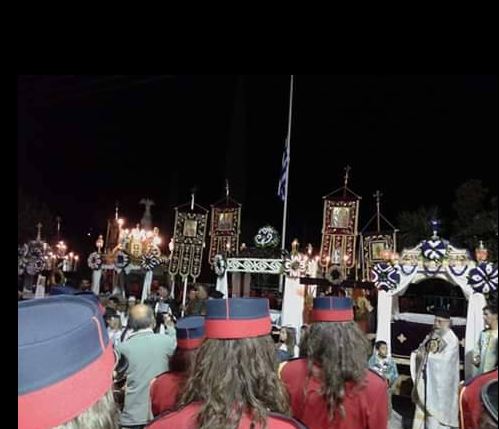 Εντυπωσιακό το έθιμο με τα φανάρια στο Λεωνίδιο- ΦΩΤΟ