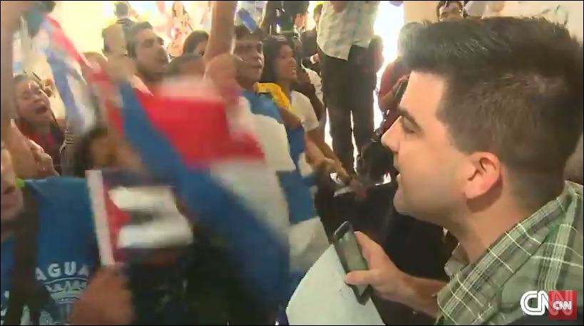 Επεισόδια έξω από το σημείο που συναντήθηκαν Ομπάμα – Κάστρο – ΒΙΝΤΕΟ