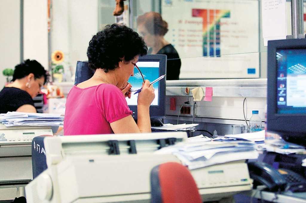 Στο στόχαστρο των περικοπών 120.000 δικαιούχοι συντάξεων