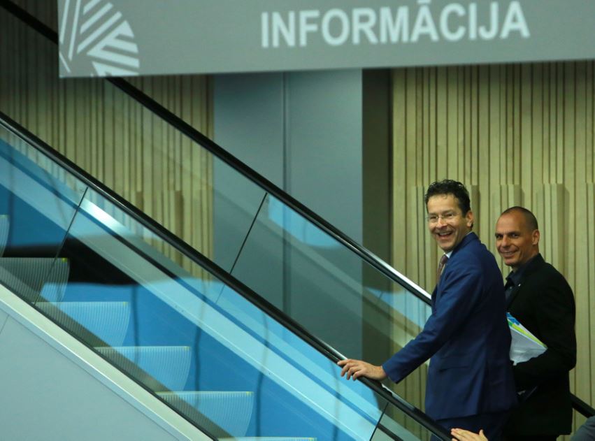 Βαρουφάκης και Ντάισελμπλουμ χαμογελαστοί στο Eurogroup – ΦΩΤΟ