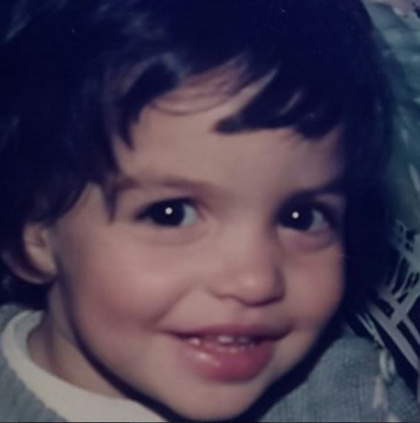 Αναγνωρίζετε το κορίτσι της ΦΩΤΟ;