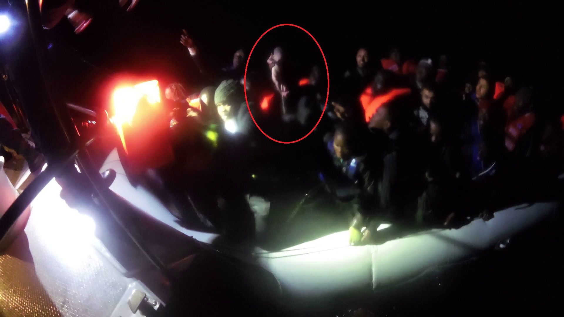 Ντοκουμέντο από τη διάσωση των νεογέννητων στο Αγαθονήσι – ΦΩΤΟ