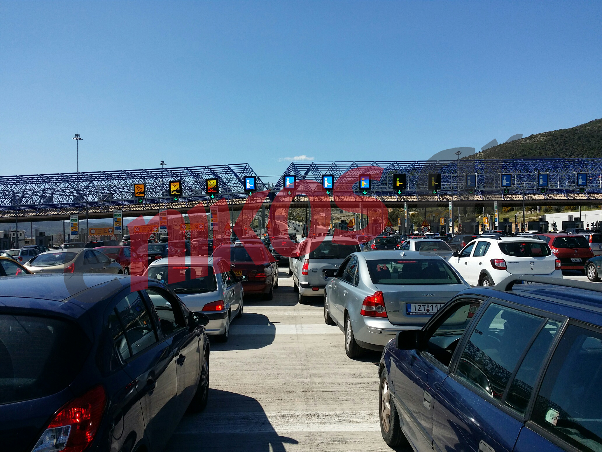 Μεγάλες καθυστερήσεις στα διόδια της Ελευσίνας – ΦΩΤΟ – ΤΩΡΑ