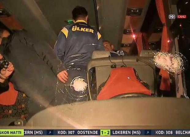 Χτυπήθηκε με σφαίρες το πούλμαν της Φενέρ – ΒΙΝΤΕΟ