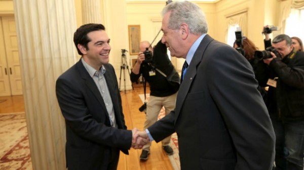 Αναβάλλεται η συνάντηση Τσίπρα – Αβραμόπουλου