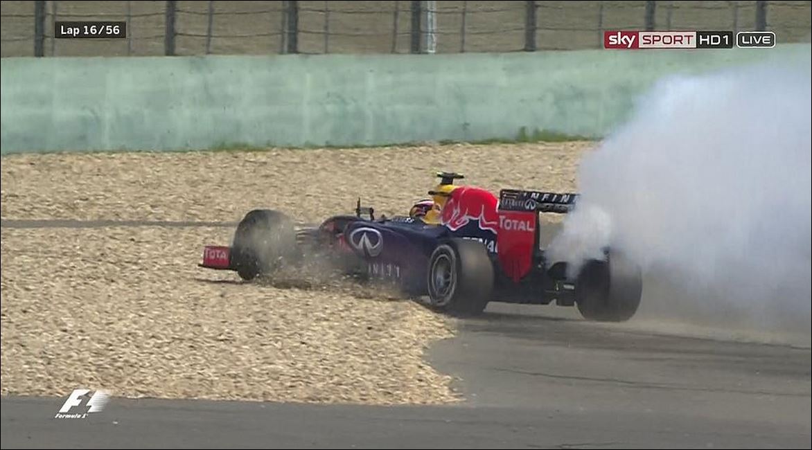 Στις φλόγες το μονοθέσιο της Redbull – ΦΩΤΟ