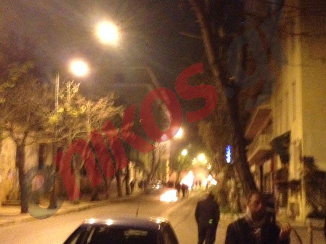 Στις φλόγες αυτοκίνητα στη Στουρνάρη – ΦΩΤΟ – ΤΩΡΑ