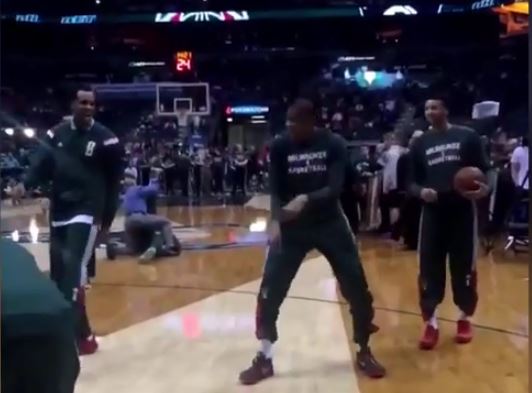 Ο Αντετοκούνμπο το “έριξε” στο χορό- ΒΙΝΤΕΟ