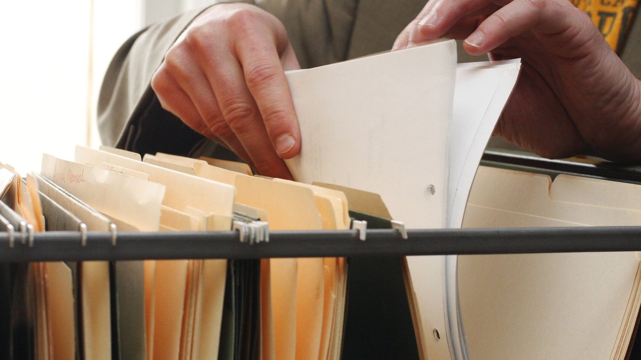 “Δανείστηκε” το απολυτήριο της αδερφής της για να… διοριστεί