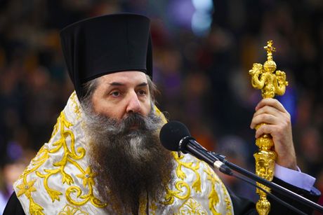 Ο Μητροπολίτης Πειραιώς κατά ΣΚΑΪ