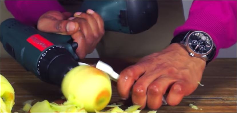 Πως να καθαρίσετε μήλα σε 3” – ΒΙΝΤΕΟ