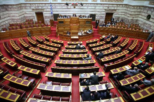 28 βουλευτές του ΣΥΡΙΖΑ ζητούν την κατάργηση του νόμου για την κουκούλα