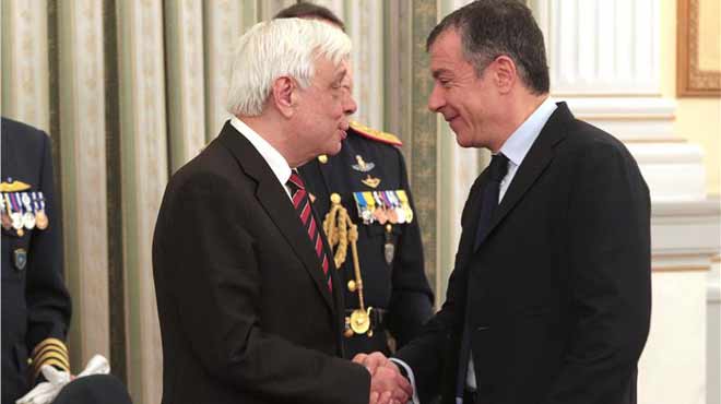 Συνάντηση του Παυλόπουλου με τον Θεοδωράκη