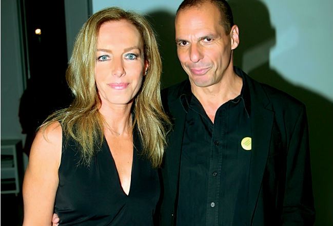 Προπηλάκισαν τον Βαρουφάκη στα Εξάρχεια – Πως περιγράφει ο ίδιος το περιστατικό