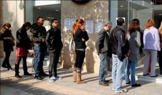 Eurostat: Μικρές ελπίδες για τους μακροχρόνια άνεργους