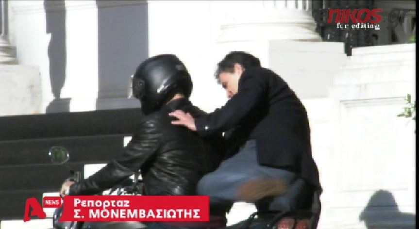 Ο Τσακαλώτος στη μοτοσικλέτα του Βαρουφάκη – ΒΙΝΤΕΟ
