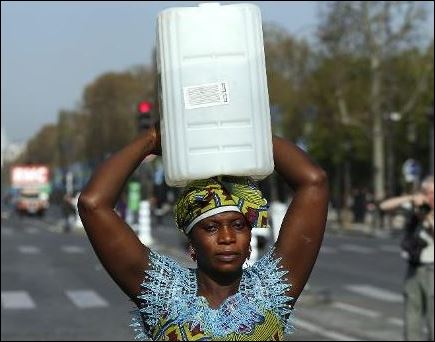 Το μήνυμα μιας γυναίκας από την Γκάμπια στον Μαραθώνιο – ΦΩΤΟ