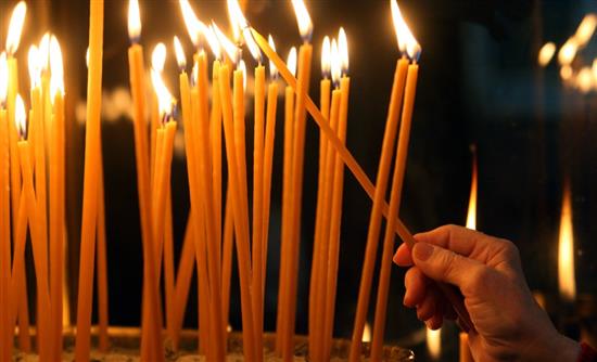 Οι Έλληνες πιστεύουν στον Θεό και… στους εξωγήινους