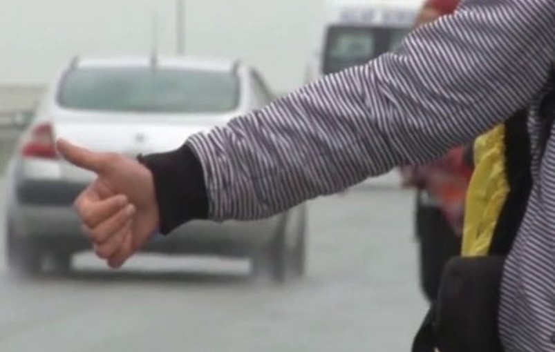 Ο Βέλγος τουρίστας έκανε οτοστόπ και τον… λήστεψαν