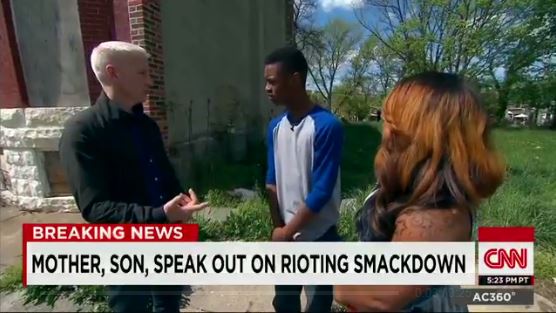 “Ντράπηκα” λέει ο 16χρονος κουκουλοφόρος που δέχθηκε επίθεση από την μητέρα του – ΒΙΝΤΕΟ