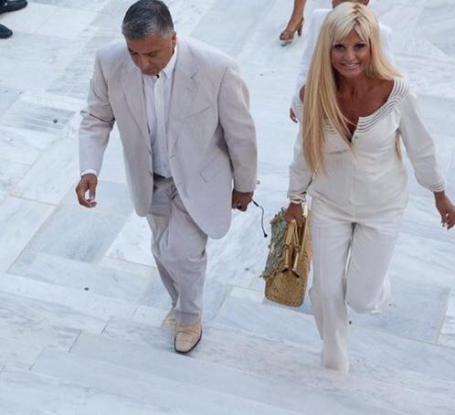 Ο Άδωνις φωτογράφισε το… ζεύγος Πατούλη – ΦΩΤΟ