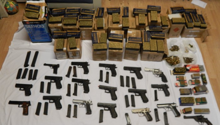 Σύλληψη για παράνομη κατοχή όπλων