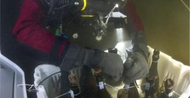 Σαμπάνιες 170 ετών ανασύρθηκαν από ναυάγιο