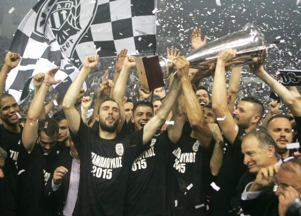 Η απονομή του πρωταθλήματος στον ΠΑΟΚ – ΒΙΝΤΕΟ