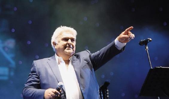 H selfie του Πασχάλη Τερζή με την κόρη του – ΦΩΤΟ