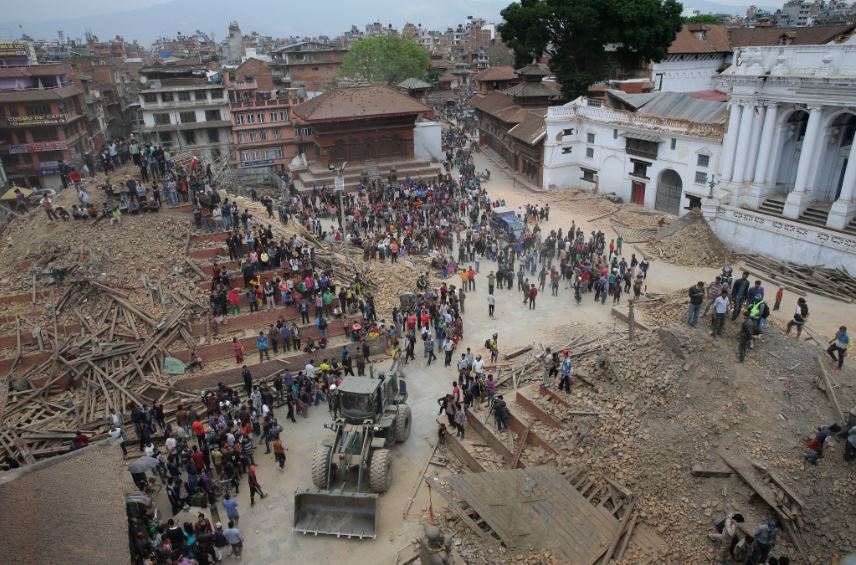 Στους 876 ο αριθμός των νεκρών από το σεισμό στο Νεπάλ