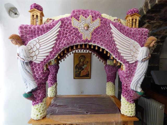 Επιτάφιος με 220.000 πέρλες- ΒΙΝΤΕΟ- ΦΩΤΟ