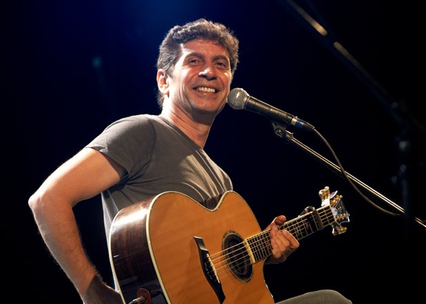 Με τη βοήθεια του Σωκράτη Μάλαμα έκαναν… Ανάσταση