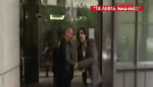 Ισπανός παρουσιαστής “αιφνιδίασε” τον Βαρουφάκη – ΒΙΝΤΕΟ