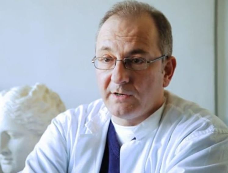 Επίθεση νεοναζί σε αντιφασίστες μεταδίδει με tweet γιατρός από το Κρατικό Νίκαιας