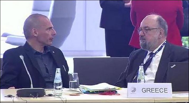 Ο Βαρουφάκης λίγο πριν αρχίσει το Eurogroup – ΦΩΤΟ