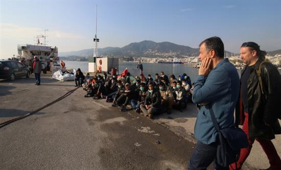 Στο λιμάνι της Μυτιλήνης ο Θεοδωράκης – ΦΩΤΟ
