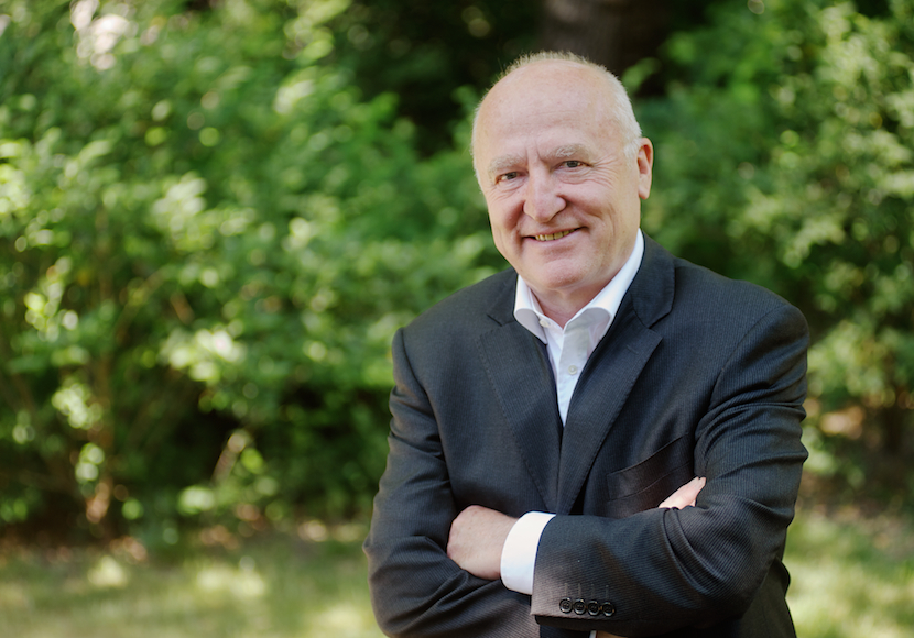 Αυστριακός ευρωβουλευτής: Η τρόικα κατέστρεψε την Ελλάδα