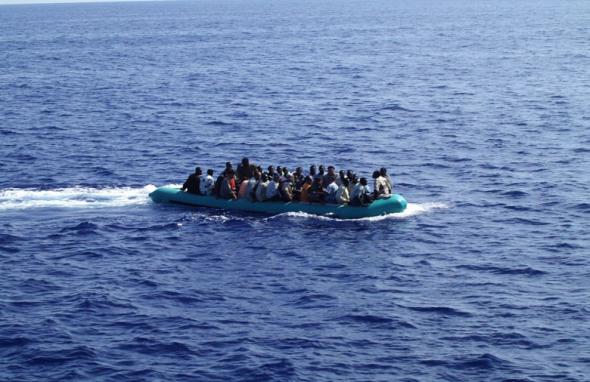 Αγαθονήσι-Μετανάστρια γέννησε δίδυμα στη θάλασσα