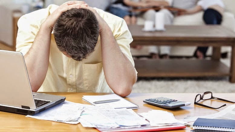 Συνεχίζεται το σφίξιμο στα δάνεια προς τον ιδιωτικό τομέα