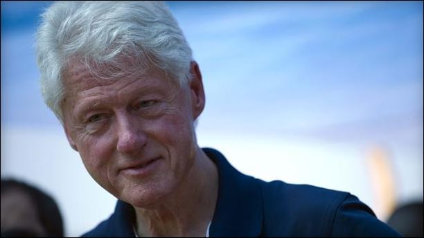 Αναγκαστική προσγείωση αεροσκάφους που μετέφερε τον Κλίντον