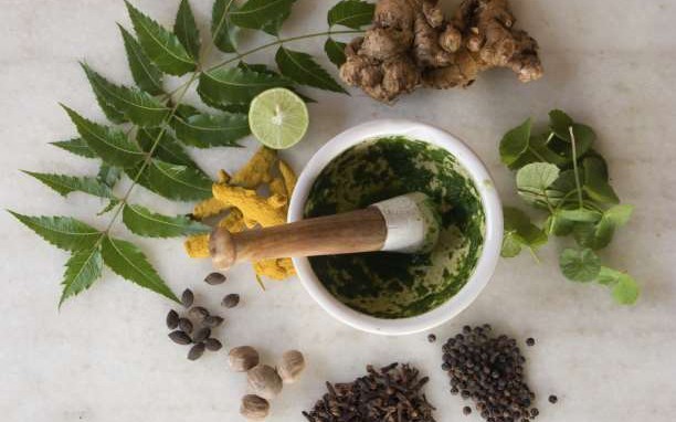 Σπιτικά ελληνικά “γιατροσόφια” για τους πόνους