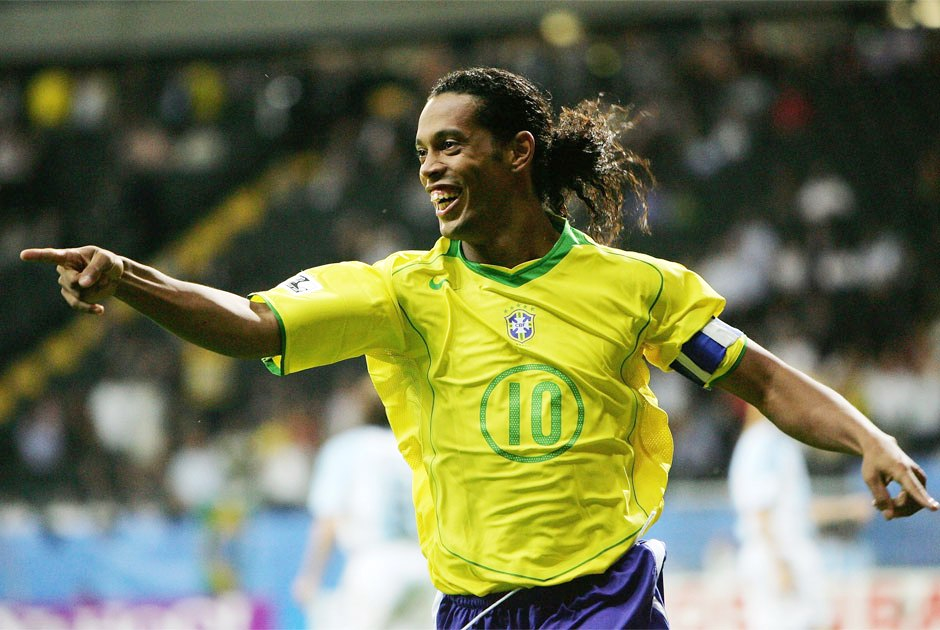 Εξακολουθεί να “μαγεύει” ο 35χρονος Ροναλντίνιο – ΒΙΝΤΕΟ