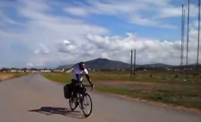 O «γύρος του κόσμου» με ένα ποδήλατο…- ΒΙΝΤΕΟ