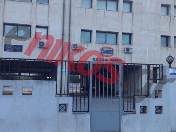 Ελεύθερη η 22χρονη που μαχαίρωσε τις συμμαθήτριές της