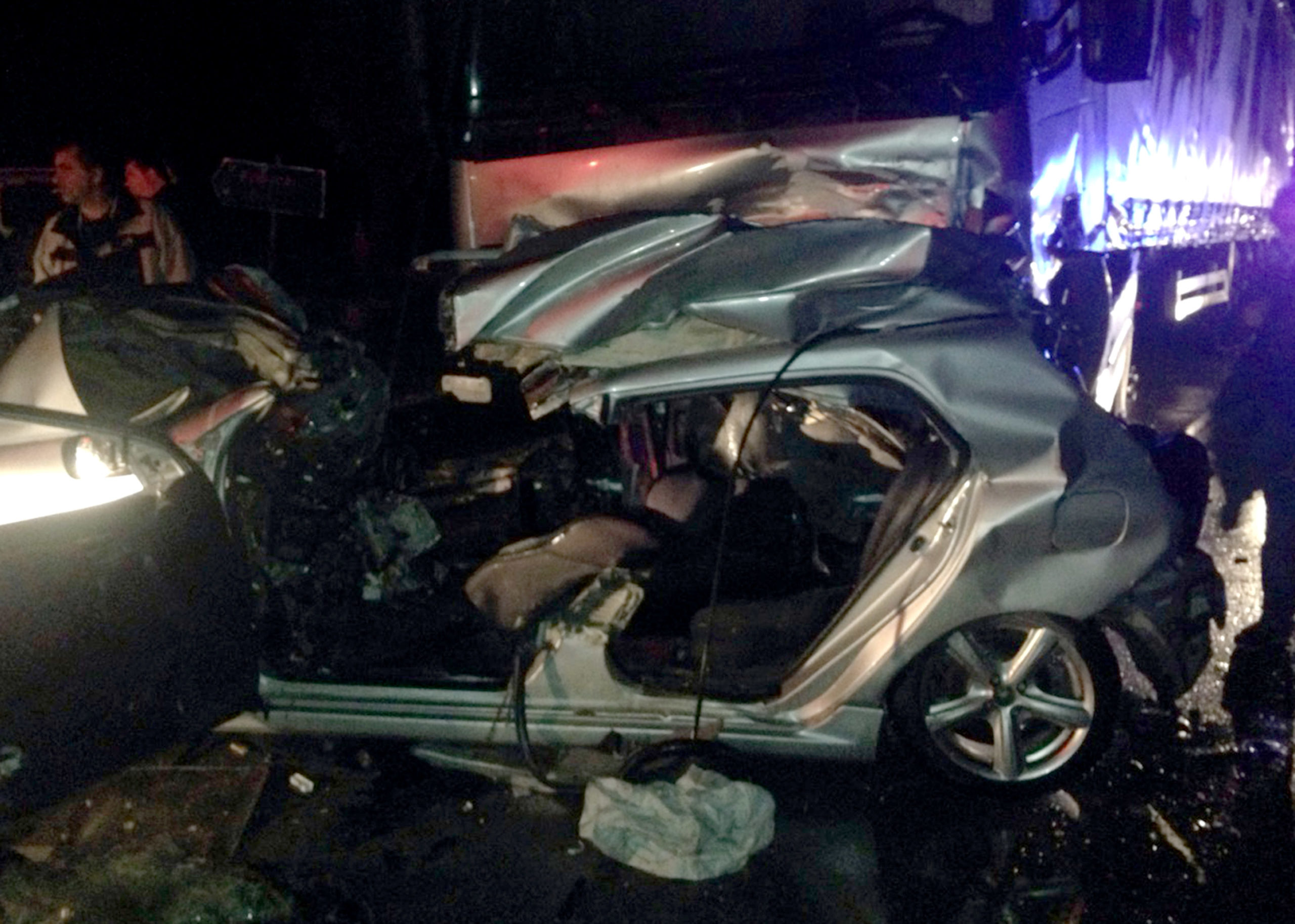 Τραγωδία στην άσφαλτο-Άμορφη μάζα το αυτοκίνητο – ΒΙΝΤΕΟ