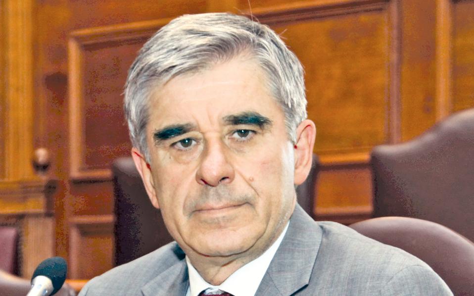 85.000 άτομα με εμβάσματα άνω των 200.000 ευρώ από το 2010